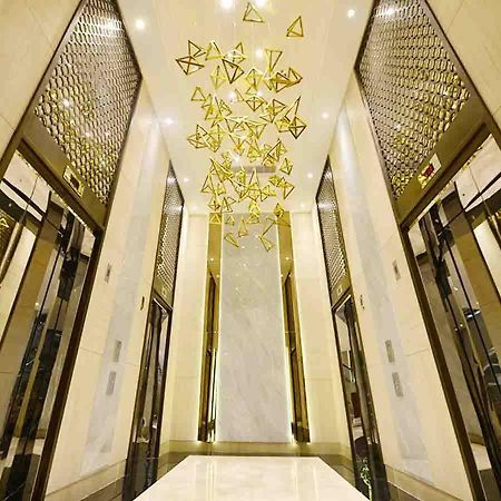 Gumaya Tower Hotel Семаранг Экстерьер фото