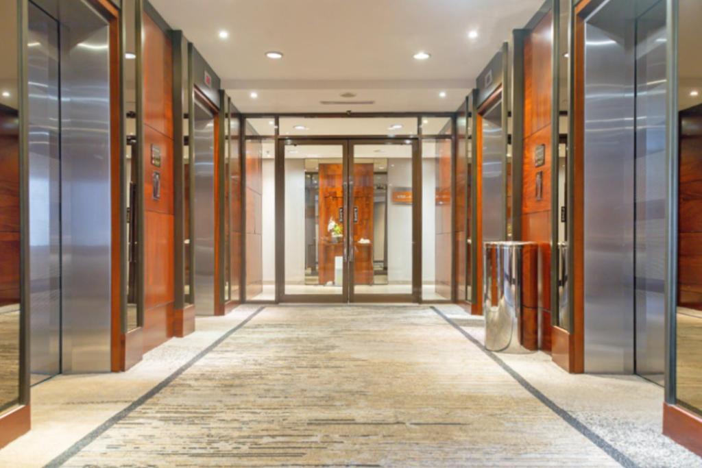 Gumaya Tower Hotel Семаранг Экстерьер фото
