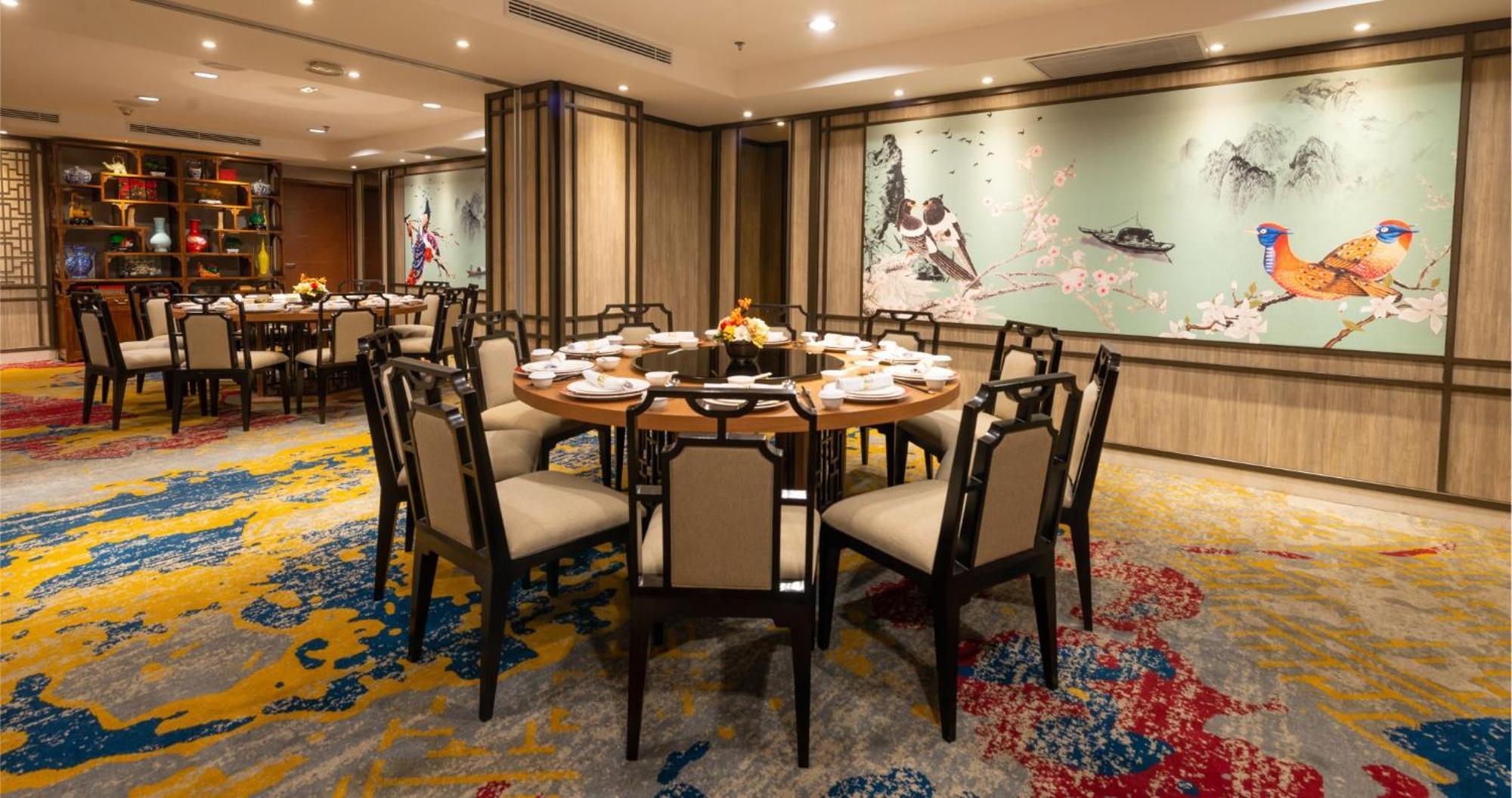 Gumaya Tower Hotel Семаранг Экстерьер фото