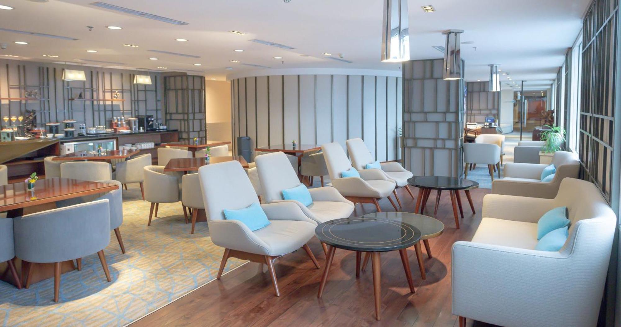 Gumaya Tower Hotel Семаранг Экстерьер фото