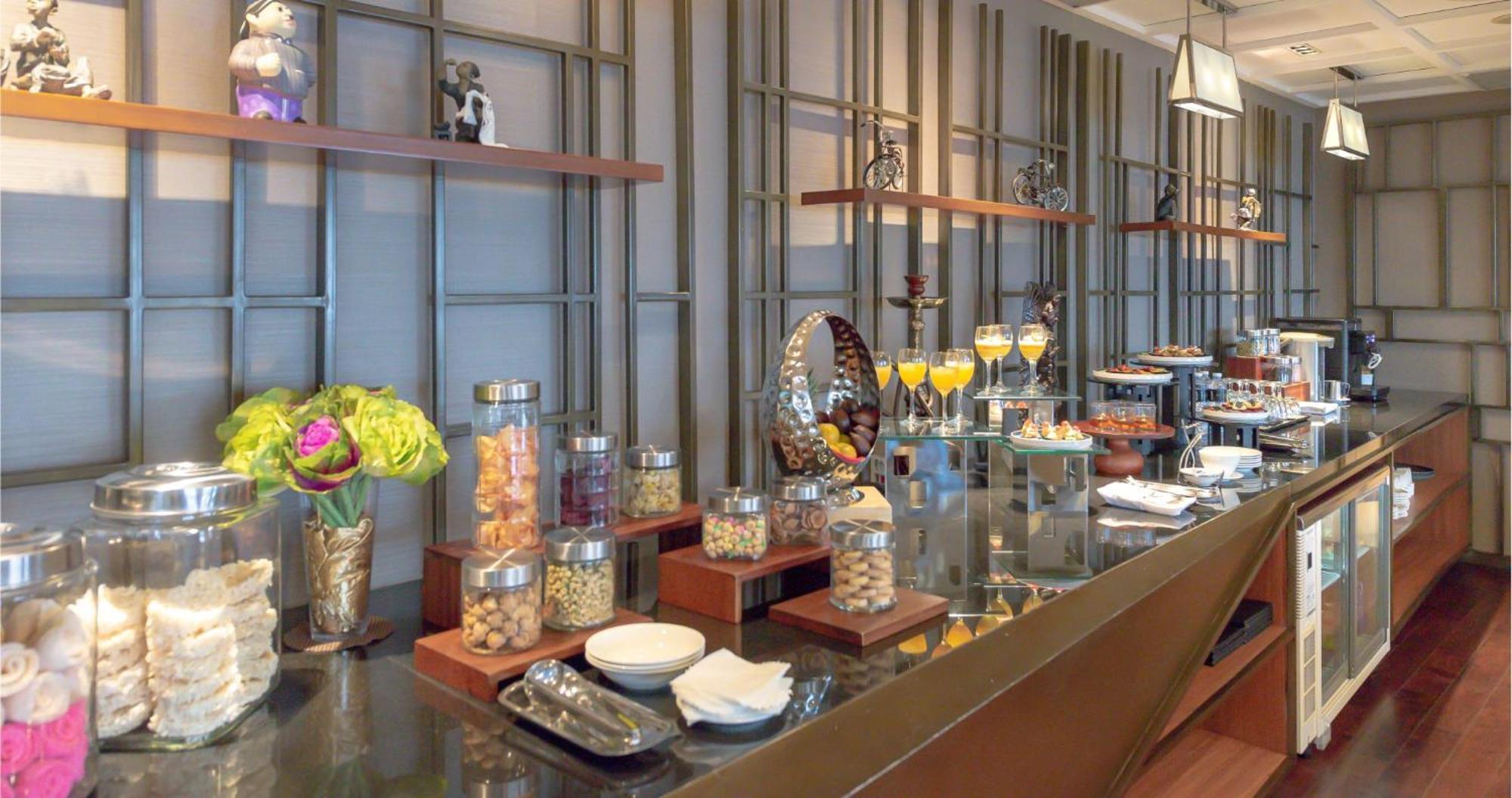 Gumaya Tower Hotel Семаранг Экстерьер фото