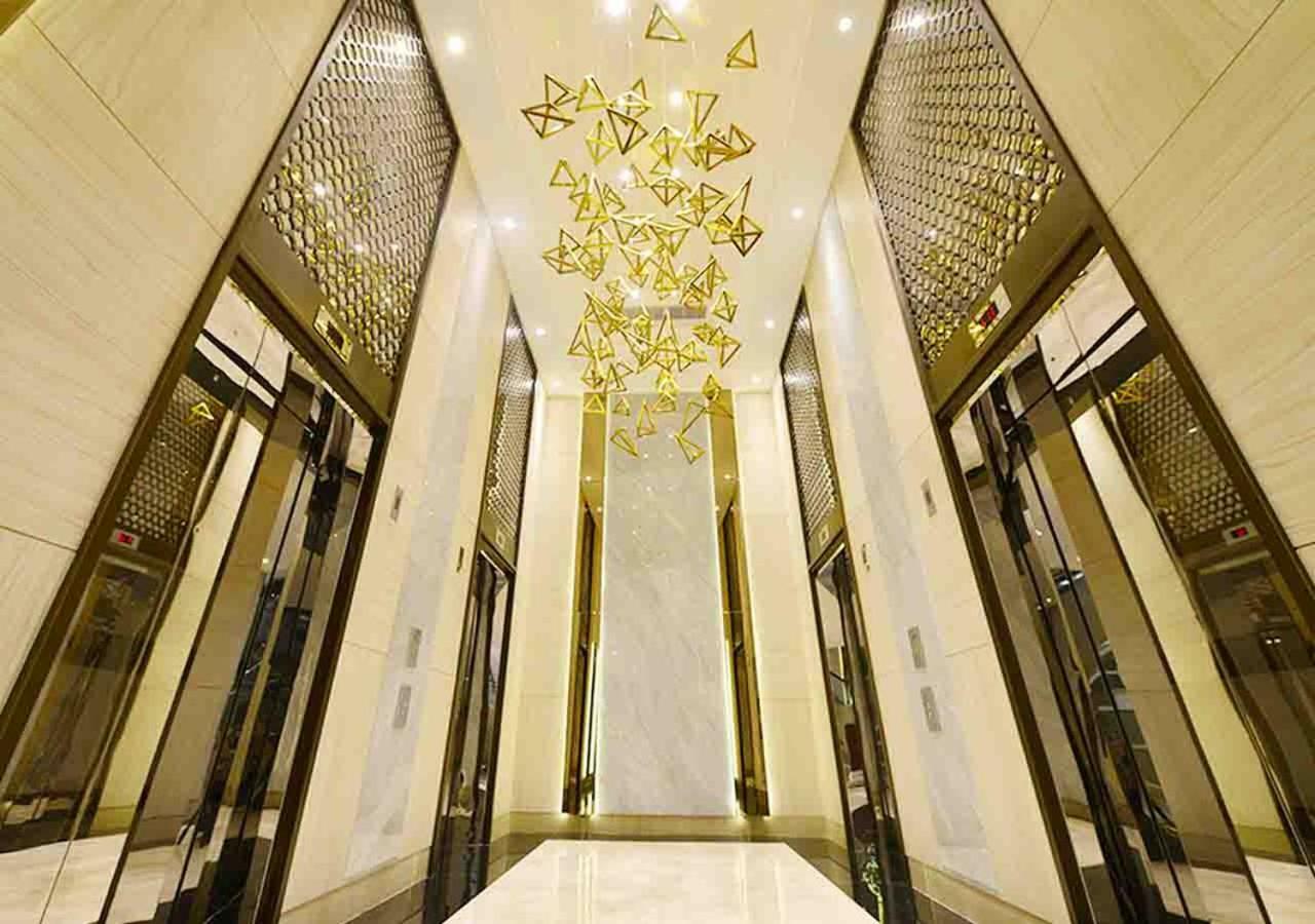 Gumaya Tower Hotel Семаранг Экстерьер фото