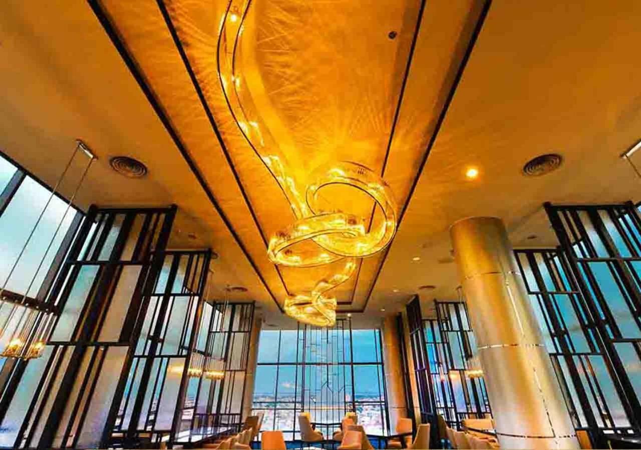 Gumaya Tower Hotel Семаранг Экстерьер фото